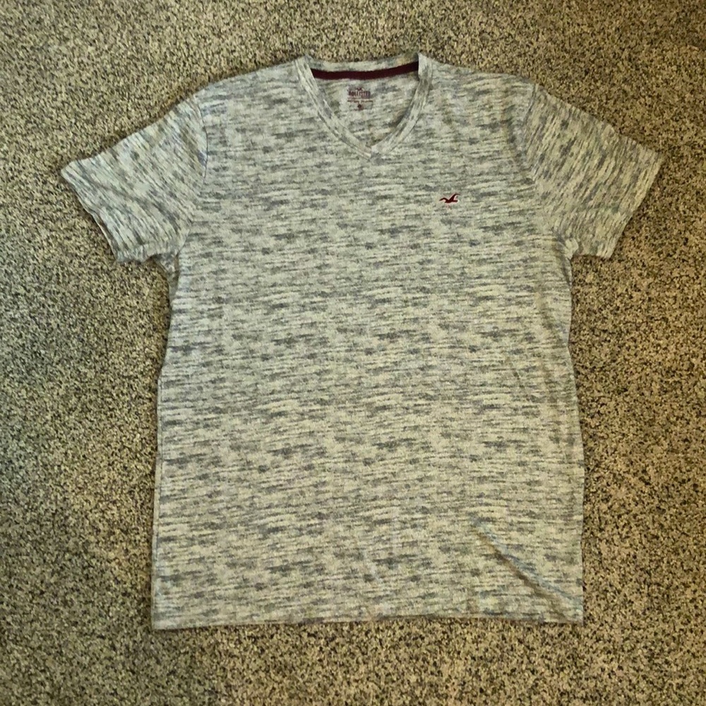 Men’s medium tee